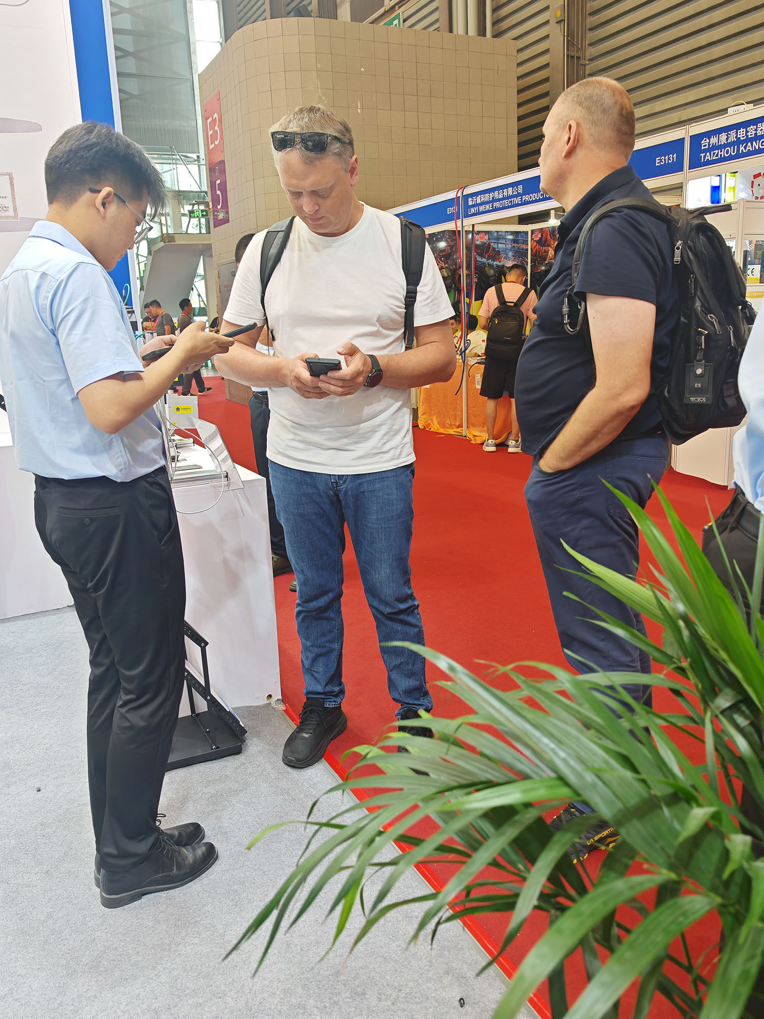 創(chuàng)想智控亮相第28屆北京·埃森焊接展，免示教與零前置焊縫跟蹤技術(shù)引爆現(xiàn)場(chǎng)關(guān)注