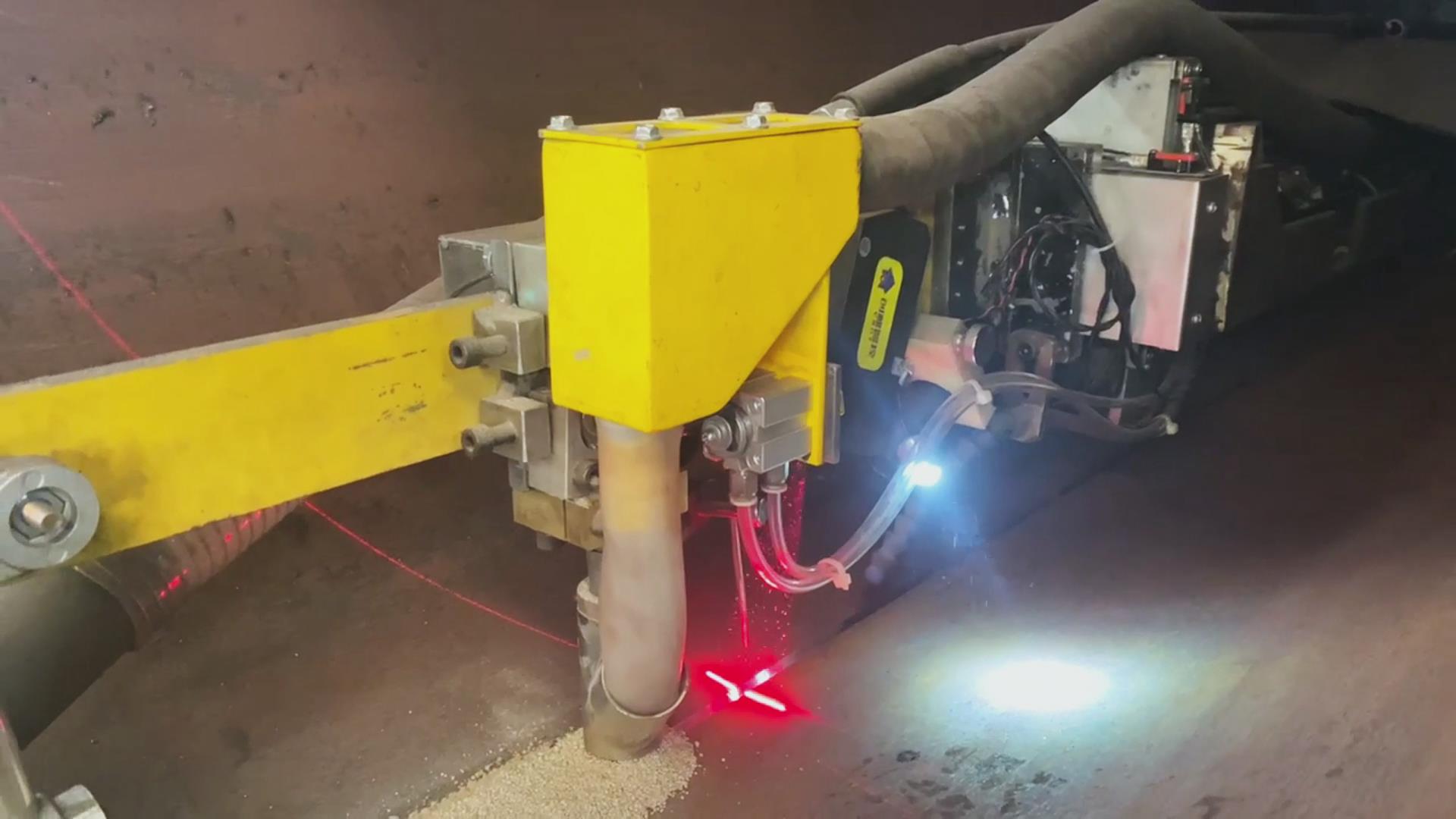 激光焊縫跟蹤傳感器助力石油管道焊接自動(dòng)化，實(shí)現(xiàn)高效精準(zhǔn)升級(jí)